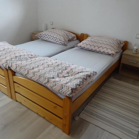 Apartman Karovi Дестне в Орлицки хора Екстериор снимка