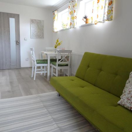 Apartman Karovi Дестне в Орлицки хора Екстериор снимка