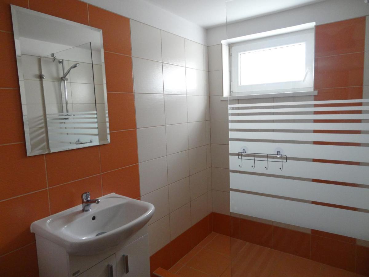 Apartman Karovi Дестне в Орлицки хора Екстериор снимка