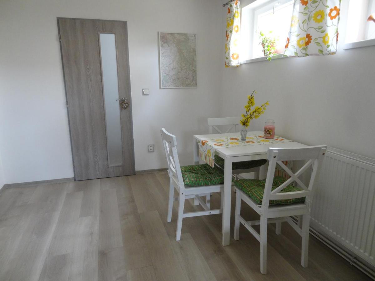 Apartman Karovi Дестне в Орлицки хора Екстериор снимка