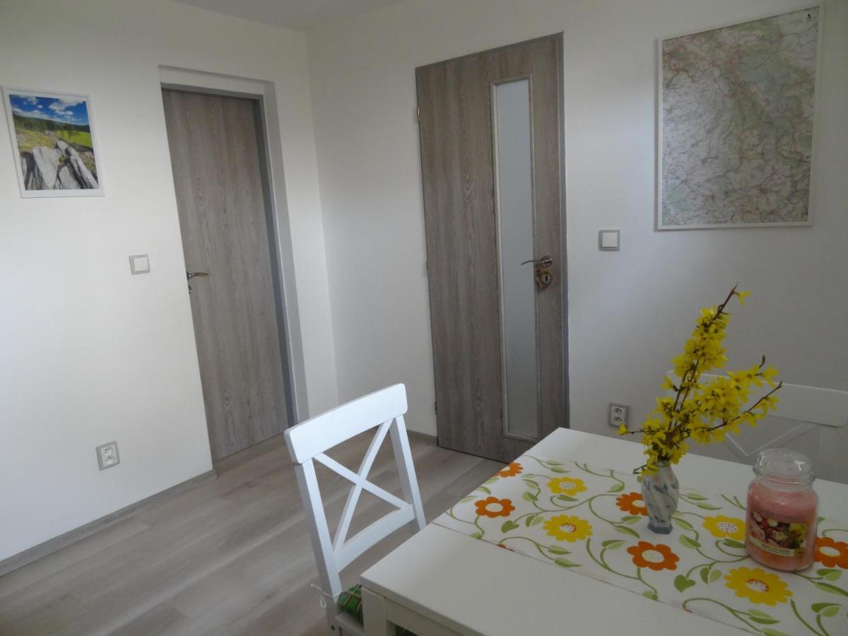 Apartman Karovi Дестне в Орлицки хора Екстериор снимка