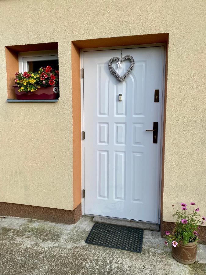 Apartman Karovi Дестне в Орлицки хора Екстериор снимка